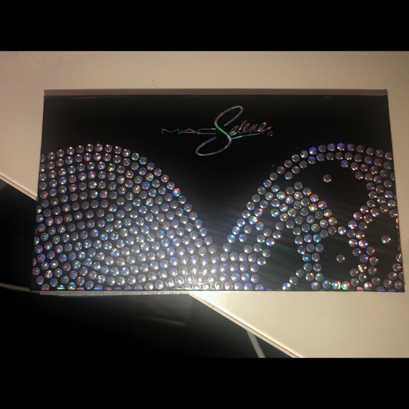 Mac Selena Eyeshadow Palette - Picture 3 of 9